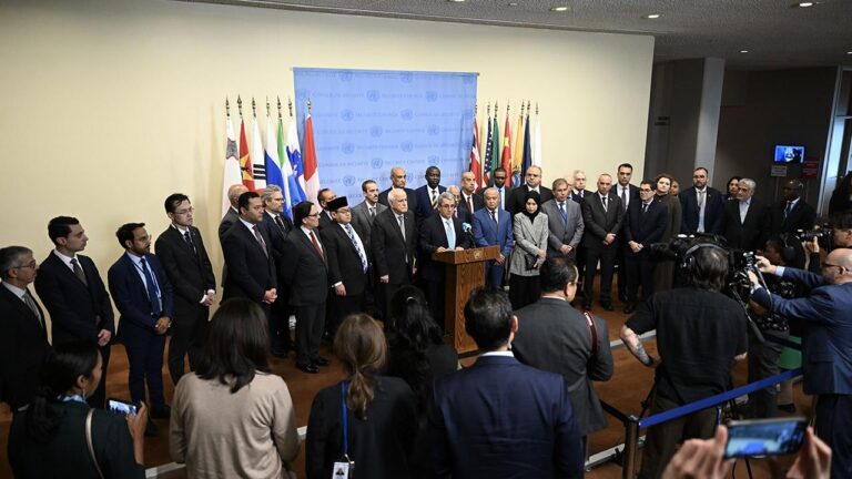 Ortadoğu’da uluslararası hukukun açık bir şekilde ihlal edilmesinden endişe duyuyoruz.”