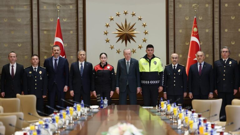 Başkan Erdoğan Türk Polis Örgütü heyetini kabul etti