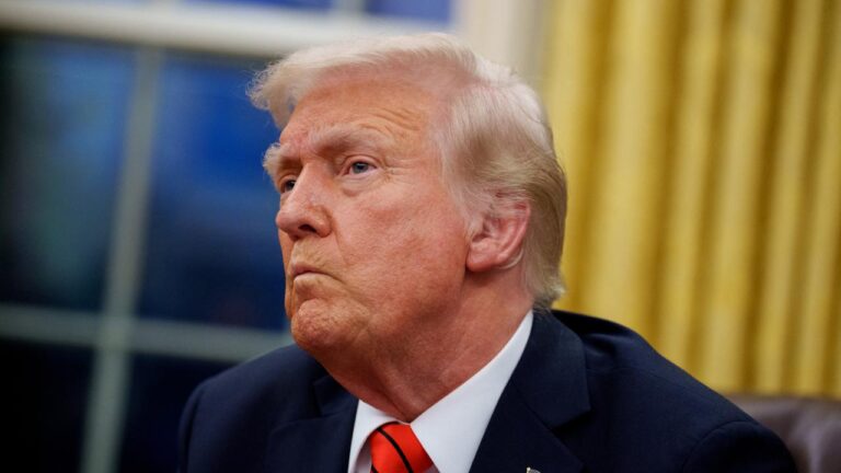 Trump’tan Başkan Fed Powell’a çağrı “Faiz oranlarını azaltın”