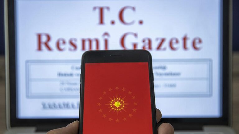 Resmi Gazete'de randevu ve işten çıkarılma kararları