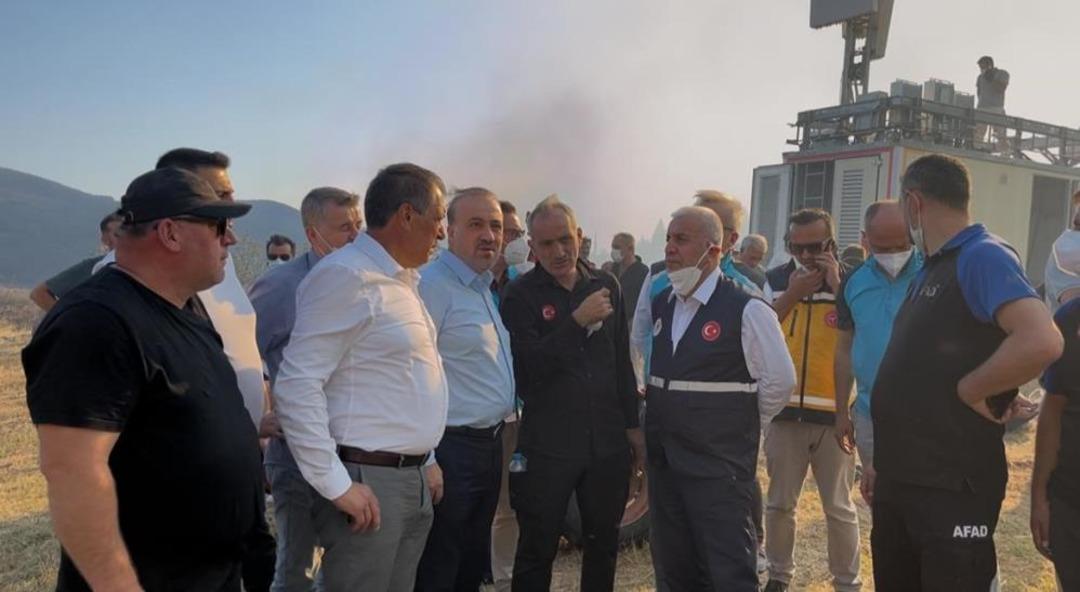 Kocaeli'deki ormanın ateşinde 10 helikopter ve 6 uçak müdahale etmeye devam ediyor 4