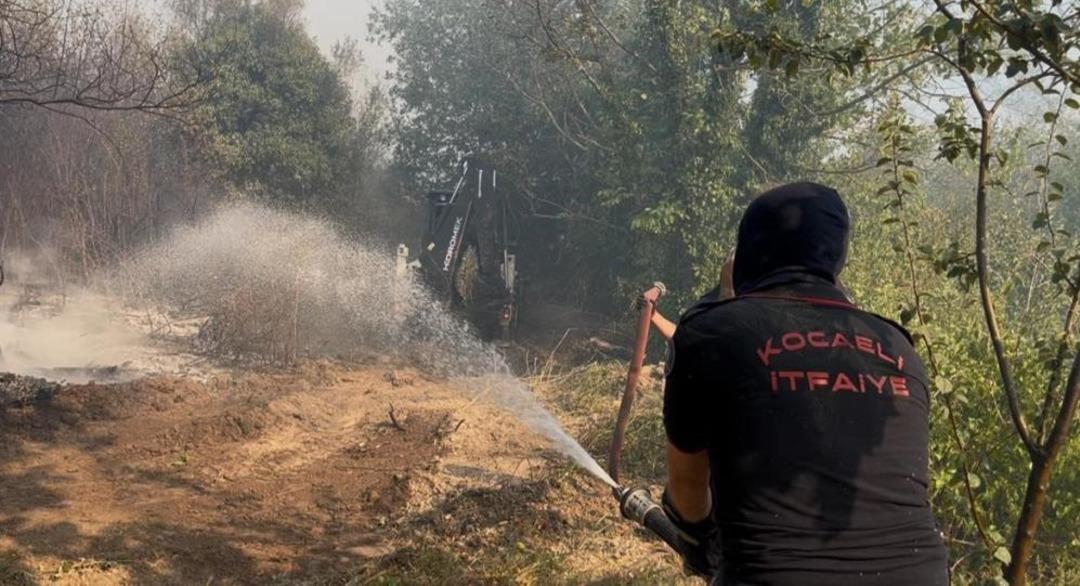 Kocaeli'deki orman yangını 10 helikopter ve 6 uçakla devam ediyor 2