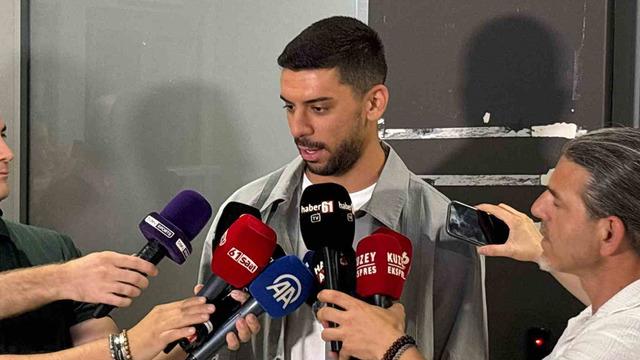 Cenk Özkaçar: “Böylesine bir futbol kültürünün parçası olmak gurur verici”